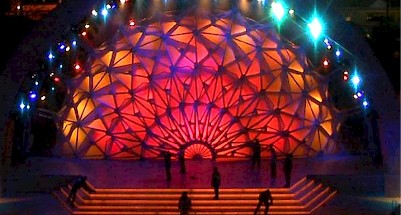 Chuck Hoberman – Olympic Curtain